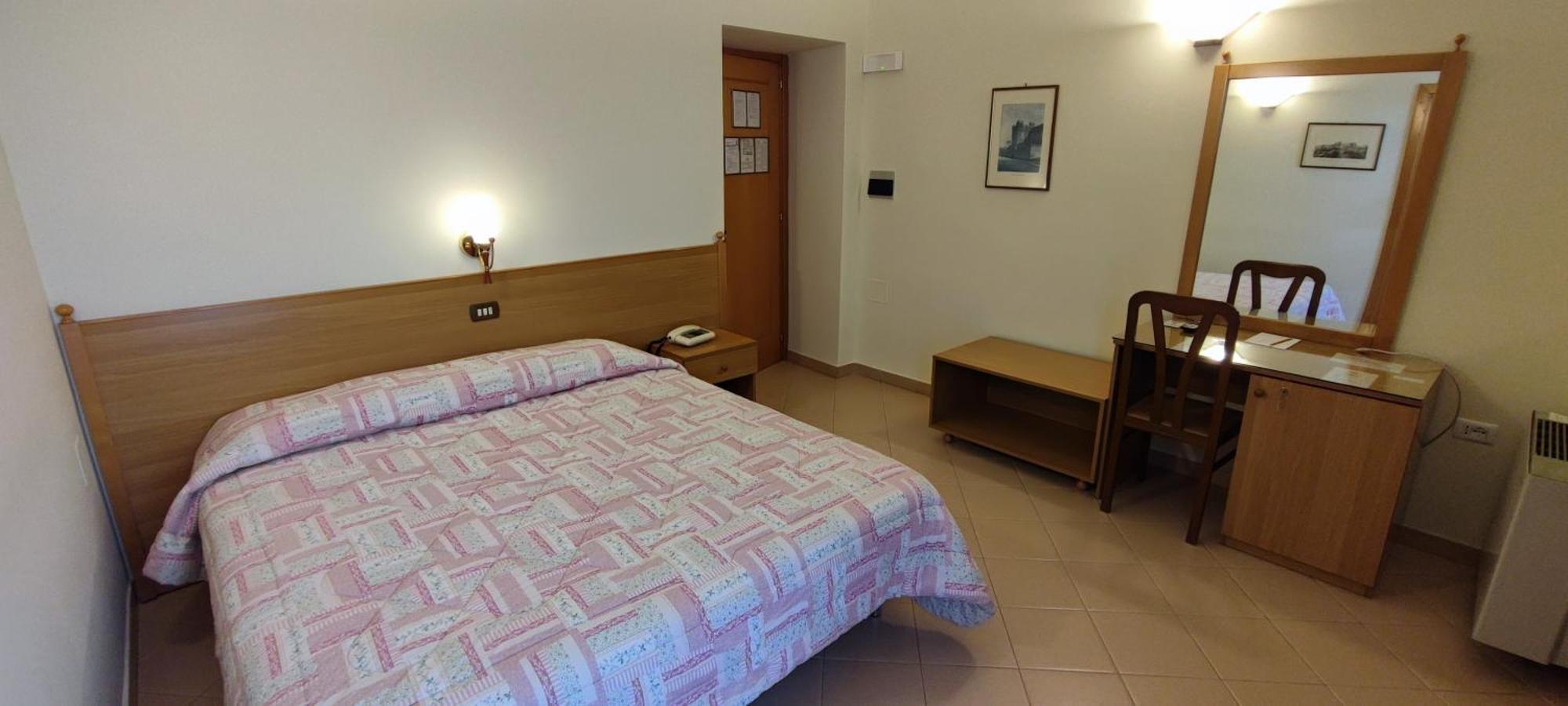 Hotel Castello Месане Екстериор снимка