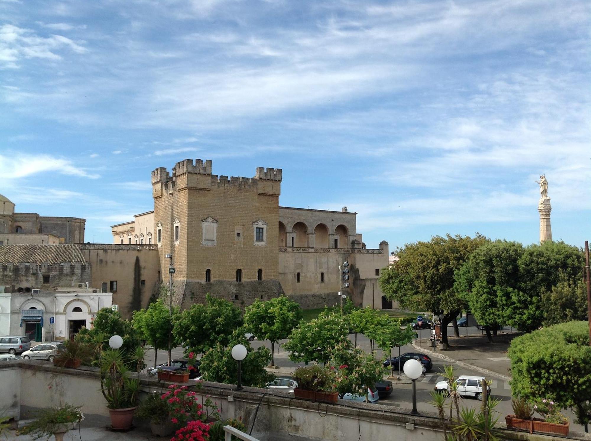 Hotel Castello Месане Екстериор снимка