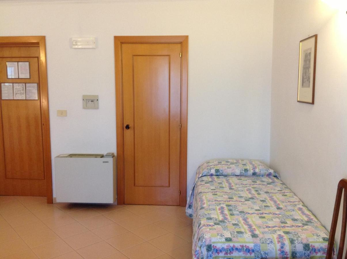 Hotel Castello Месане Стая снимка