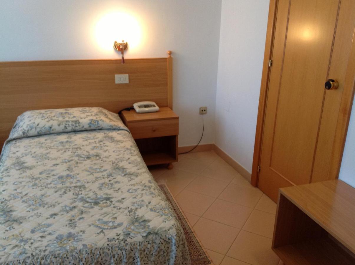 Hotel Castello Месане Стая снимка