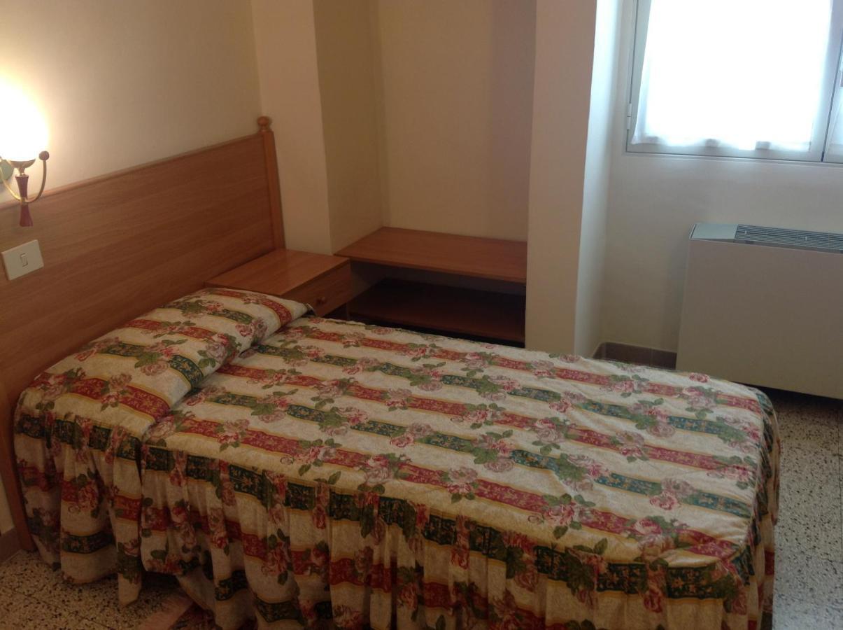 Hotel Castello Месане Стая снимка